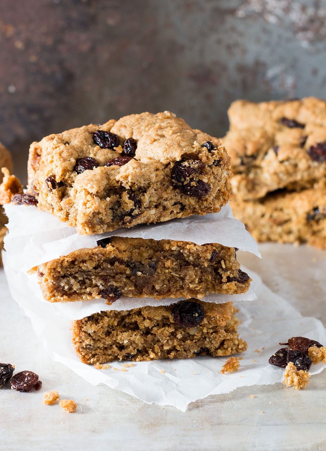 Cinnamon Raisin Oat Bars Best served warm, they're one amazing treat!