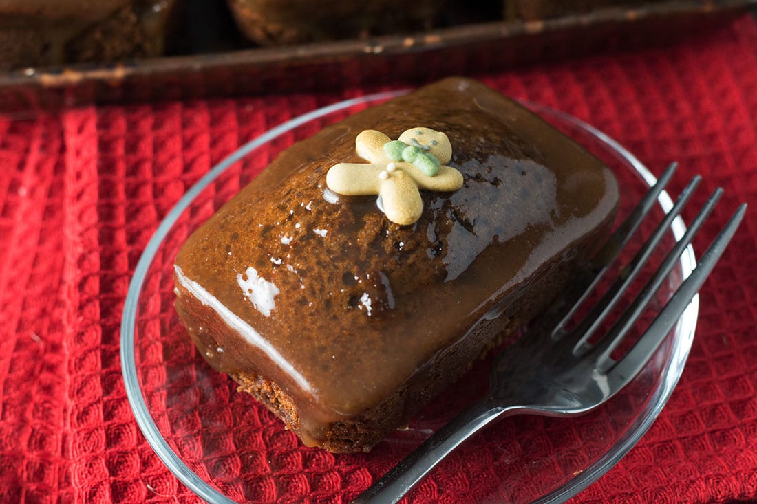 Sticky Toffee Ginger Cakes Delicious gingerbread flavored cakes