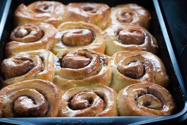 Vanilla Bean Cinnamon Buns