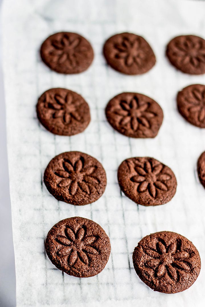 A batch of the cookies cooling on a cooling rack