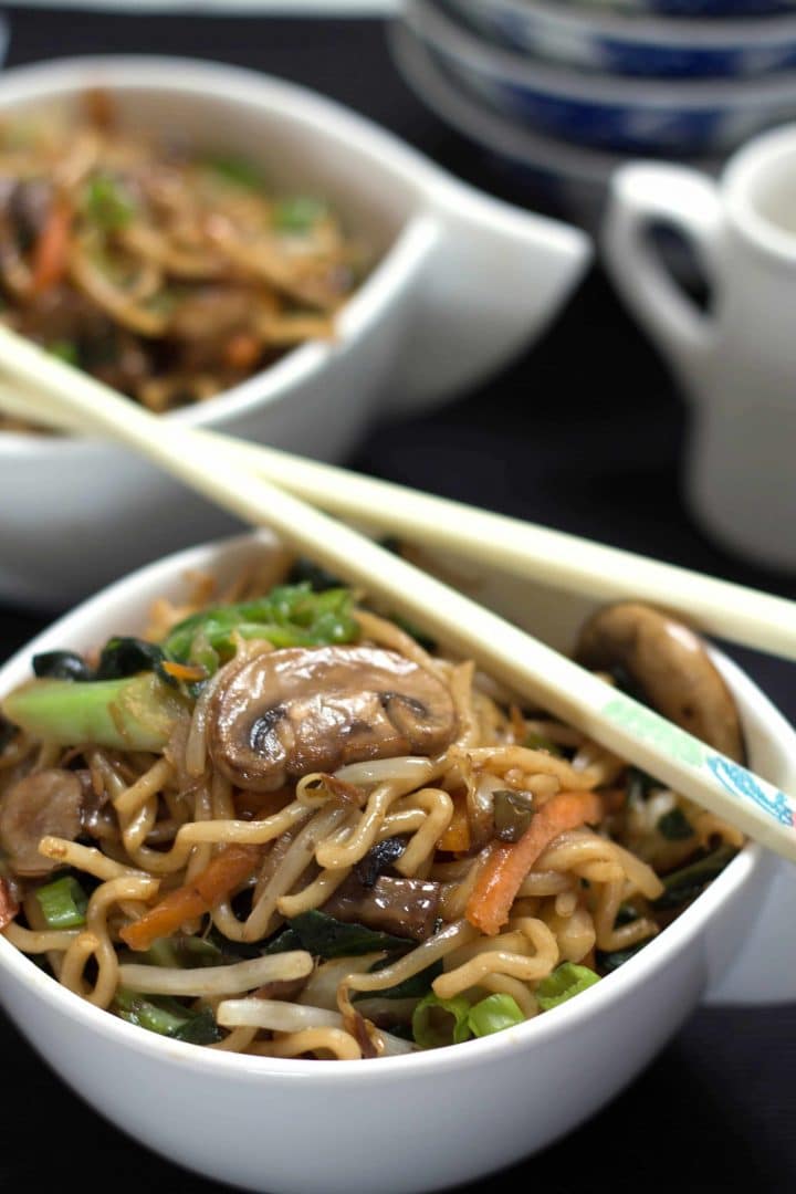 Perfect Chinese Noodles {Lo Mein} - Erren's Kitchen