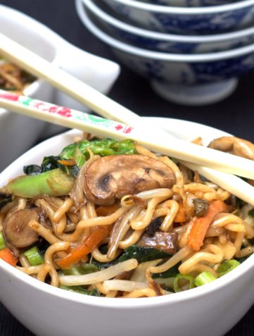 Perfect Chinese Noodles {Lo Mein}