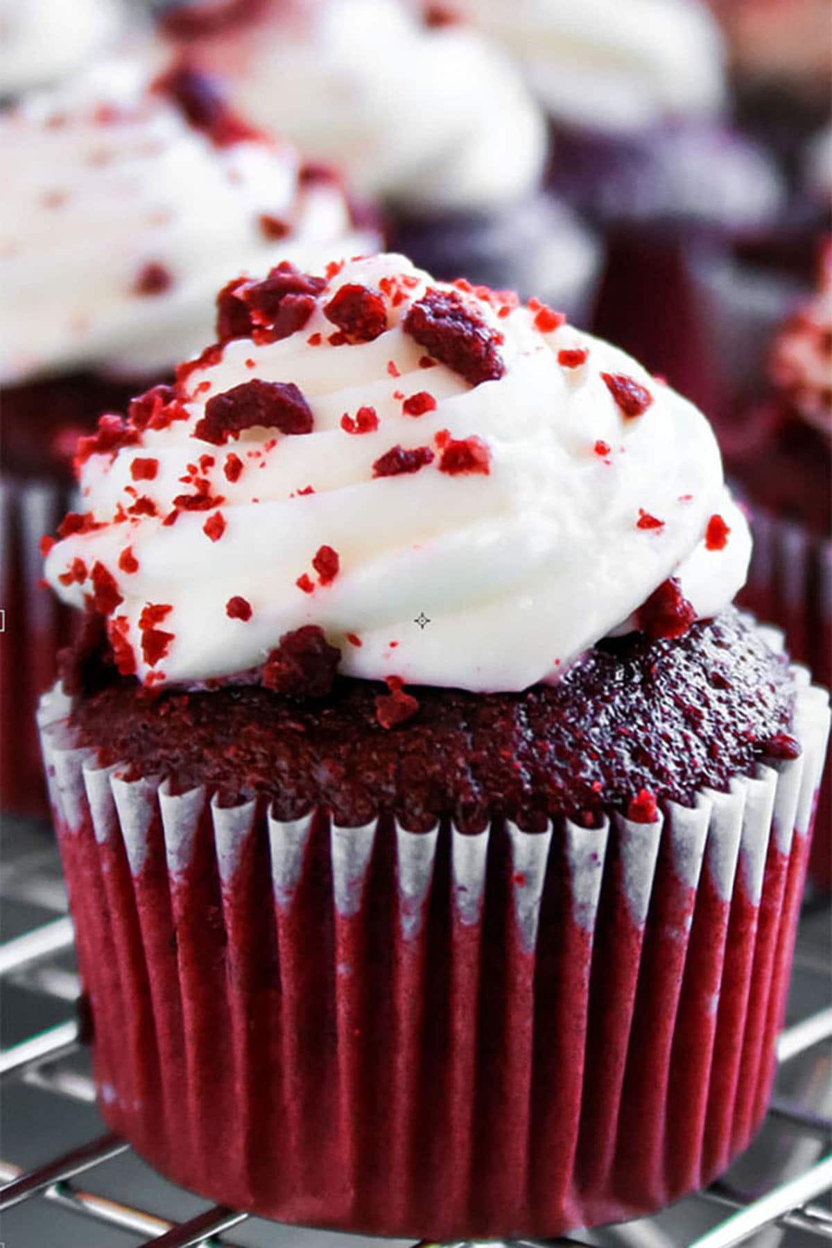 Red Velvet Cupcakes with Cream Cheese Icing - Erren&amp;#39;s Kitchen