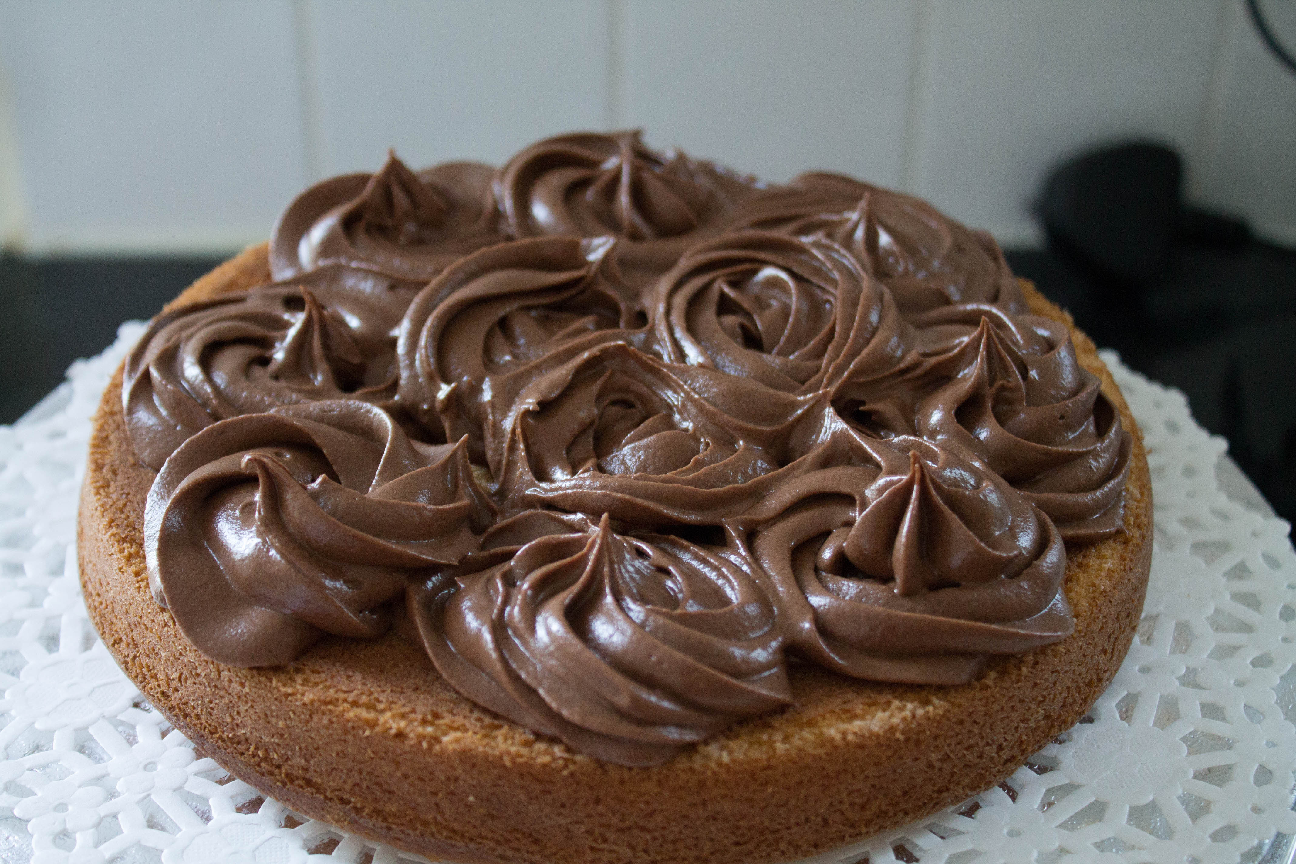 Rich Vanilla Cake with Chocolate Fudge Icing - Erren's Kitchen Rich Vanilla Cake with Chocolate Fudge Icing - Erren's Kitchen