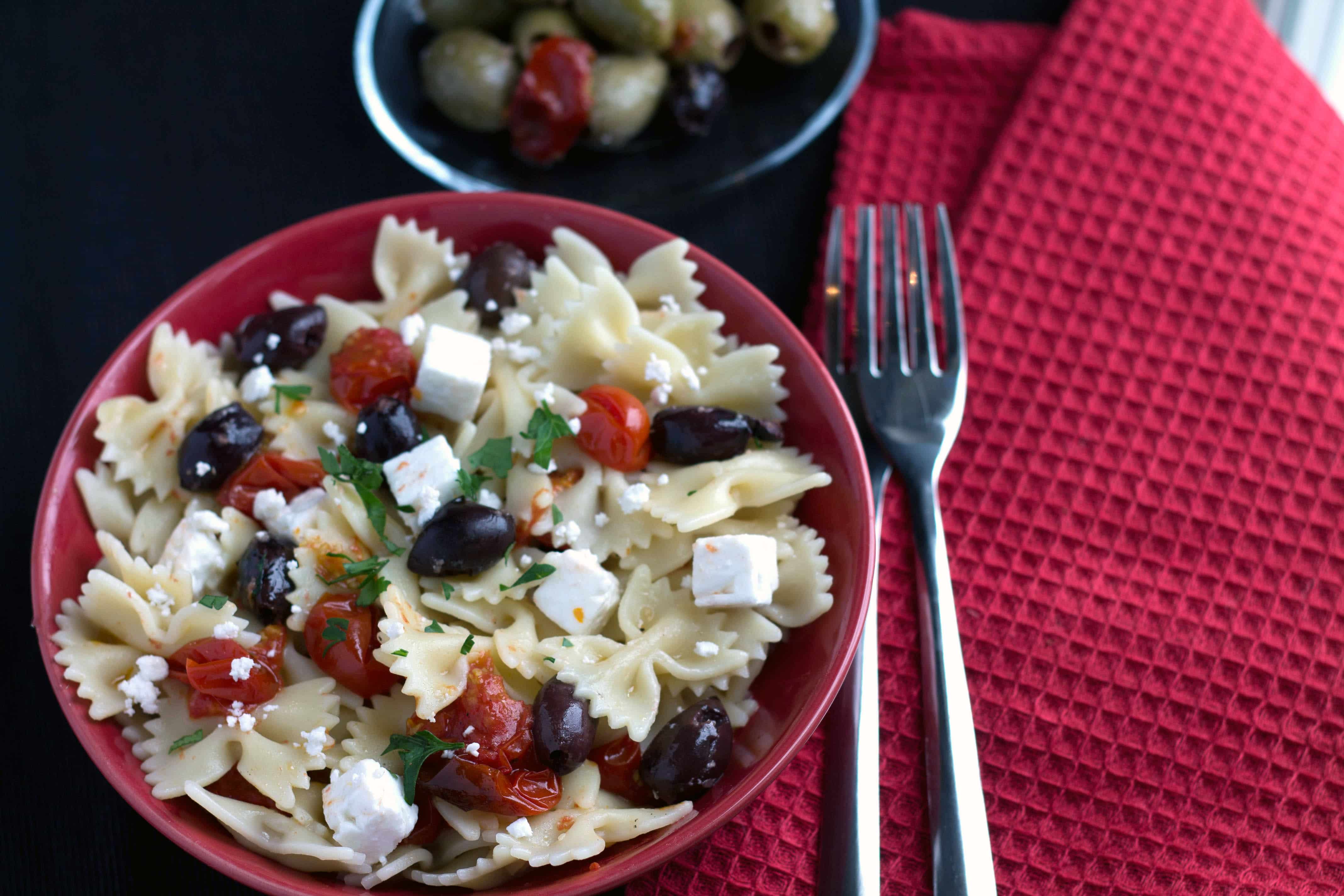 Quick & Easy Pasta with Tomatoes, Feta & Olives Erren's Kitchen