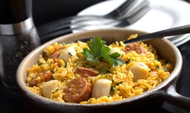 Easy One Pot Scallops & Chorizo Paella