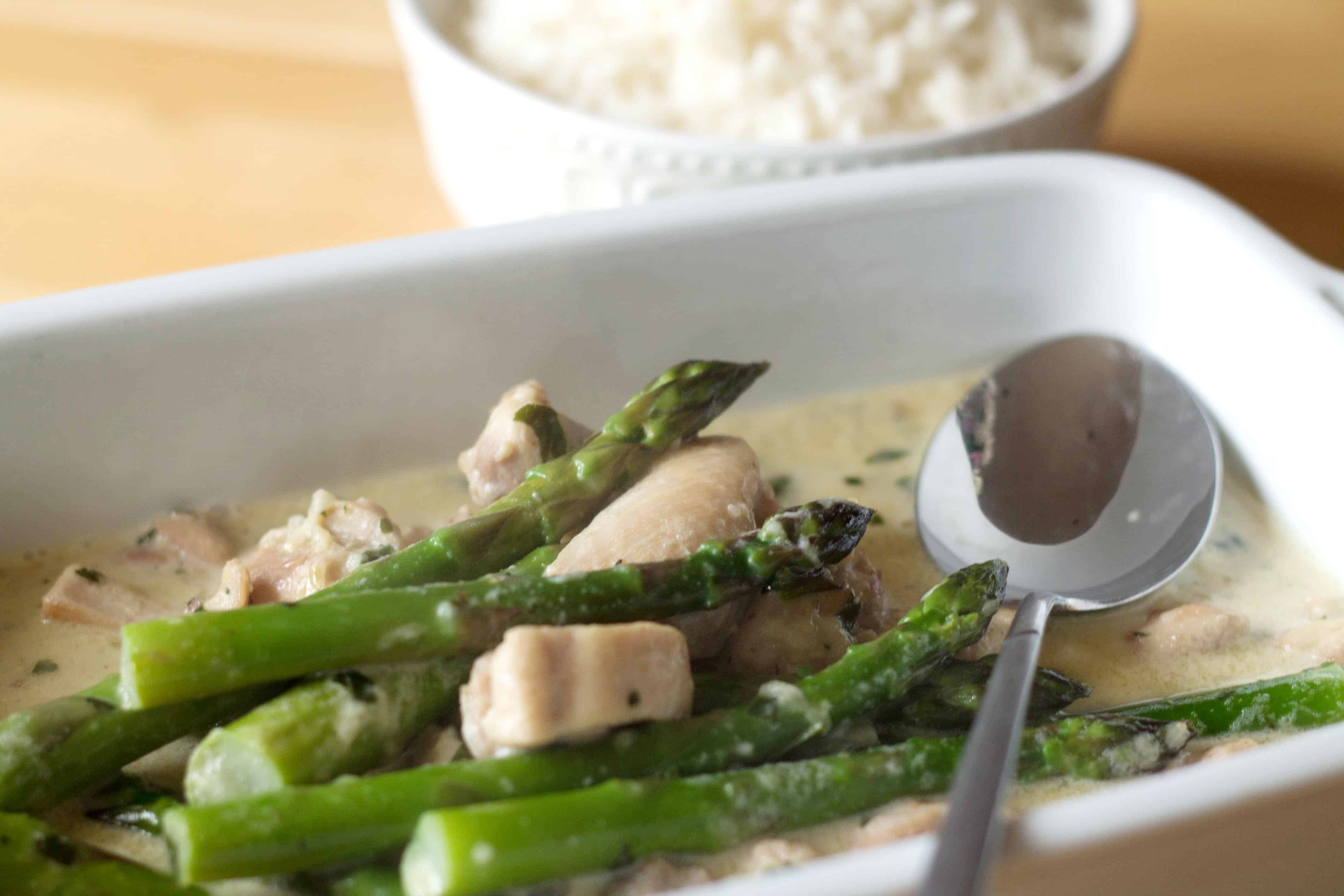 Skinny Creamy Asparagus Chicken Quick, easy and oh so good!