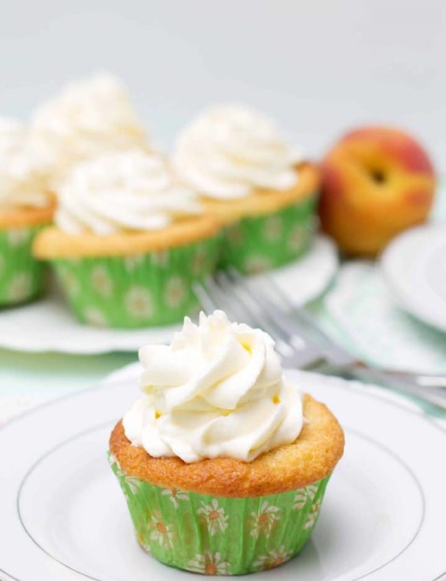 Peaches and Cream Cupcakes - Erren's Kitchen