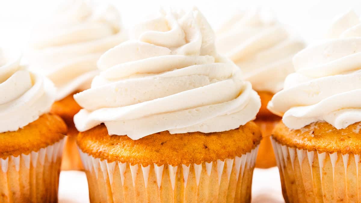 Peaches and Cream Cupcakes