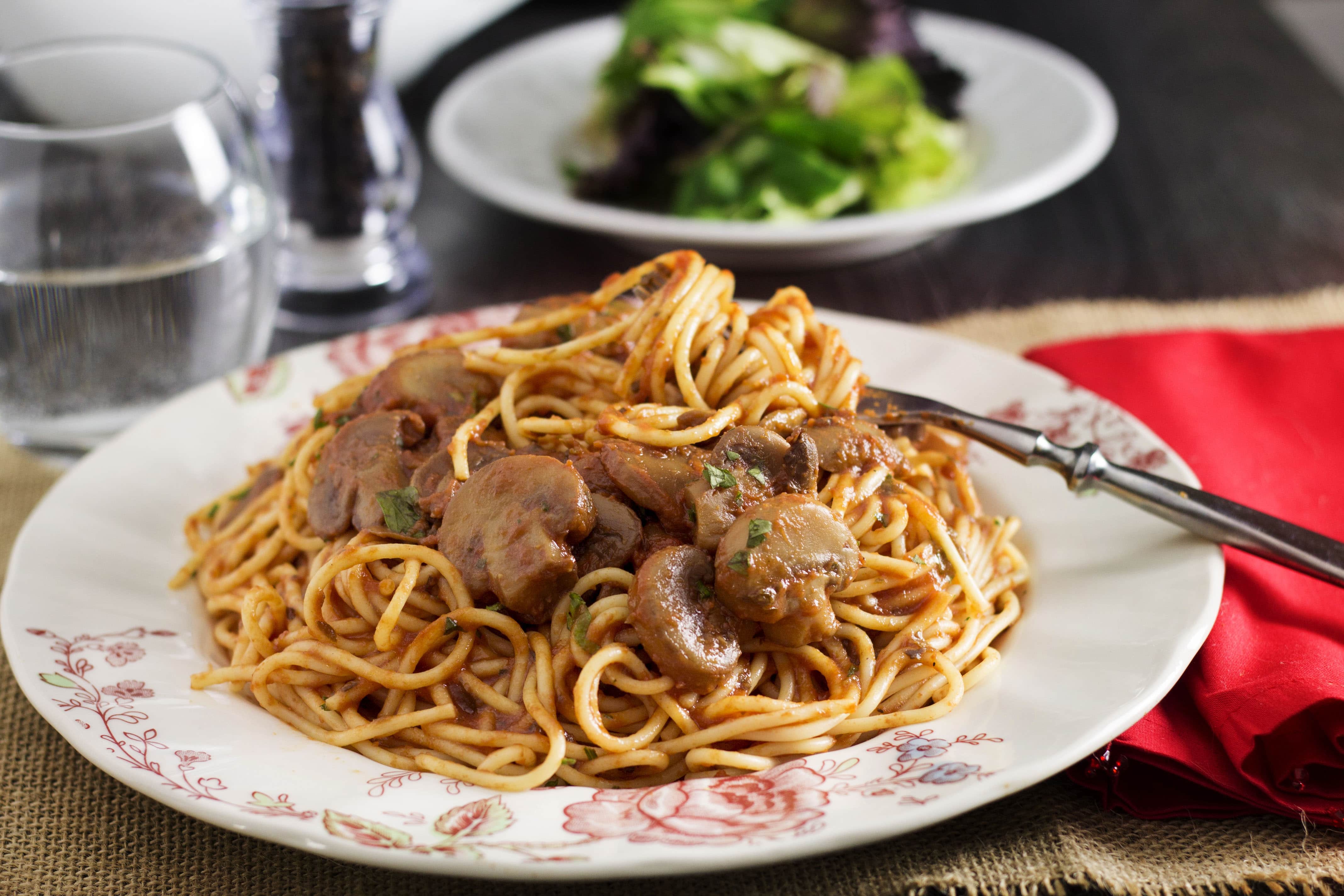 Spaghetti With Mushroom Tomato Sauce - Erren's Kitchen