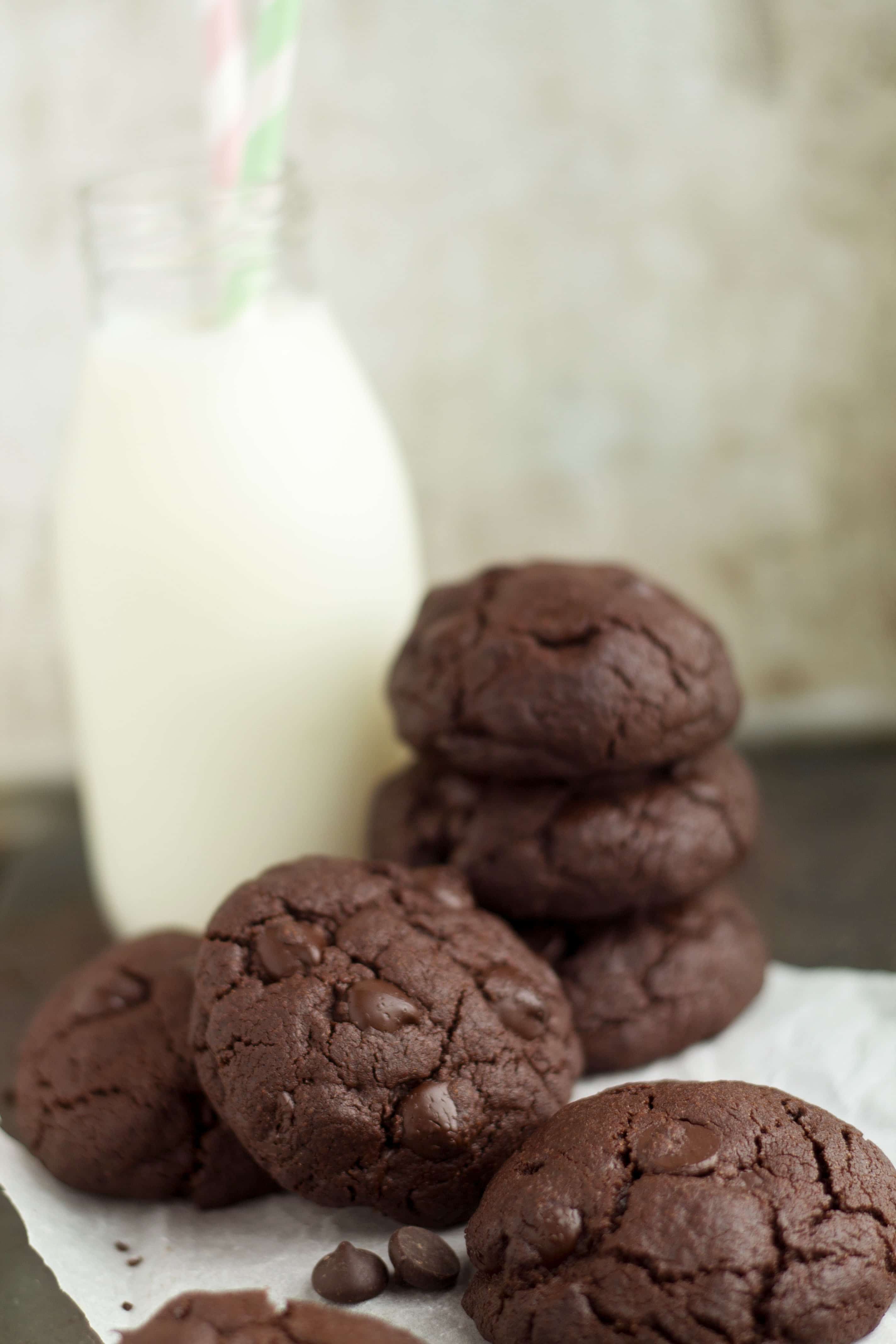 Chocolate Brownie Cookies - Erren's Kitchen - the perfect balance between a crisp cookie and a fudgy brownie. 