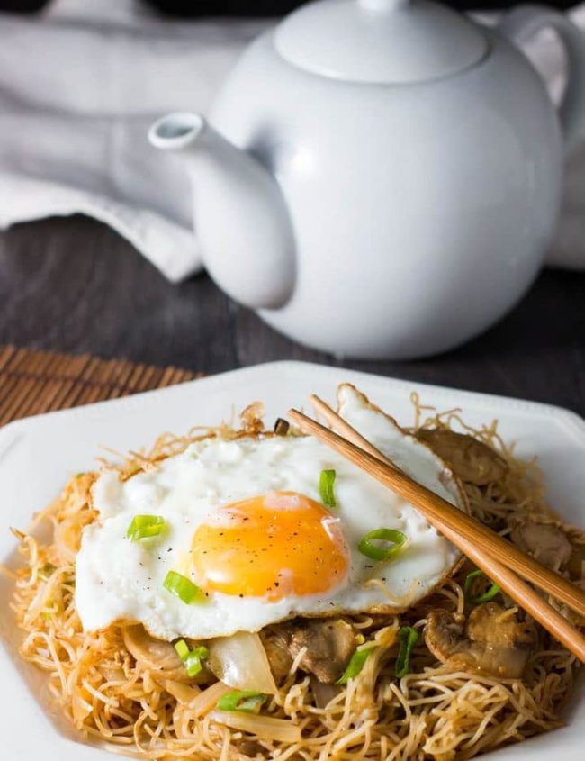 Fried Eggs with Chinese Noodles - Erren's Kitchen - This vegetarian recipe is a super quick and easy meal that's perfect for those busy weeknight suppers.