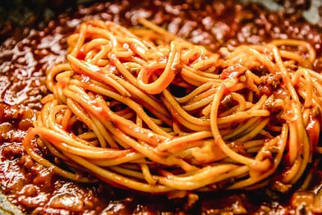 Spaghetti Alla Puttanesca - Erren&amp;#39;s Kitchen