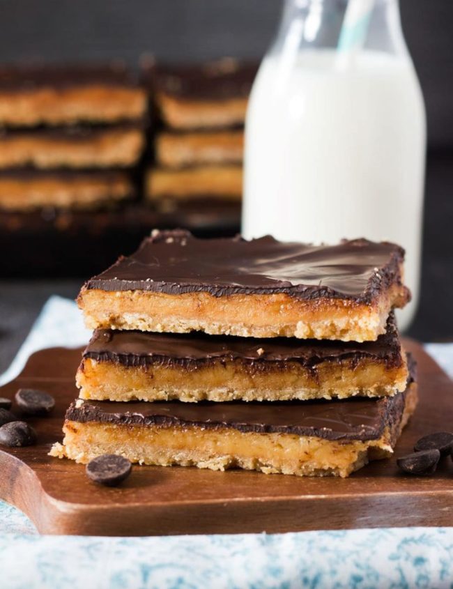 This recipe for Salted Toffee Cookie Bars from Erren's Kitchen has a crunchy base, thick chocolate and sweet, salted toffee. These wonderful treats are gooey, crunchy and simply sumptuous!
