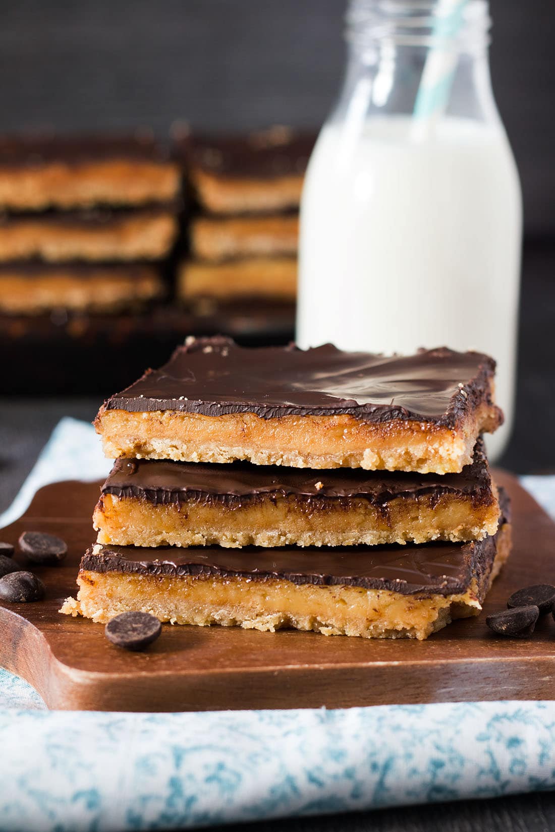 This recipe for Salted Toffee Cookie Bars from Erren's Kitchen has a crunchy base, thick chocolate and sweet, salted toffee. These wonderful treats are gooey, crunchy and simply sumptuous!