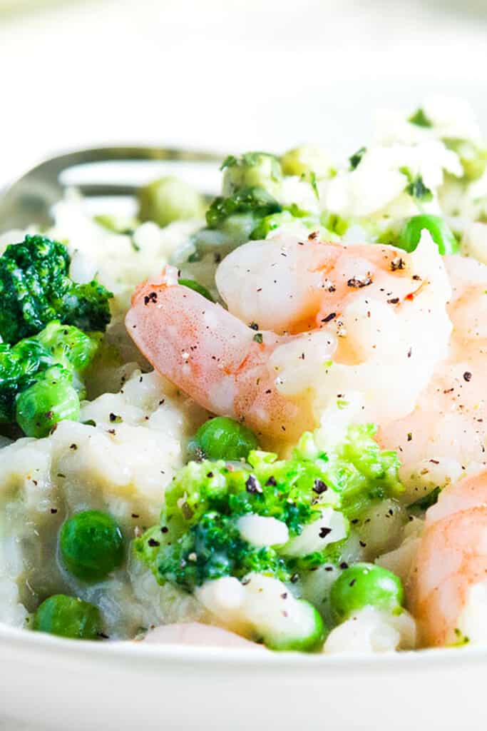 a dish of Easy Lemon Shrimp Risotto with a form