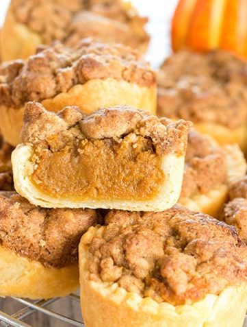 Pumpkin Streusel Tarts