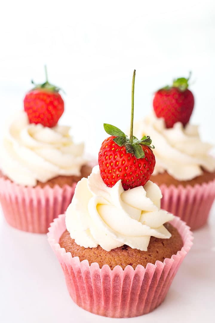 Fresh Strawberry Cupcakes With Whipped Cream Frosting