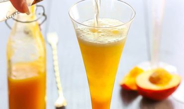 Peach Bellini Cocktail