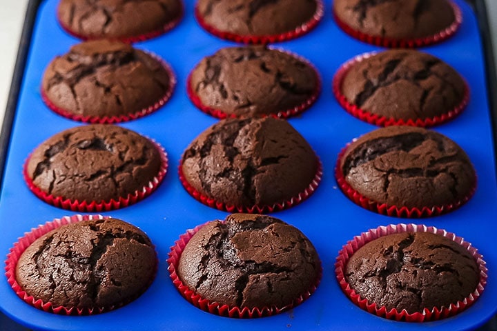 The baked cupcakes fresh out of the pan