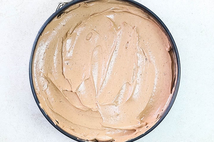 the filling spread onto the chilled biscuit base.