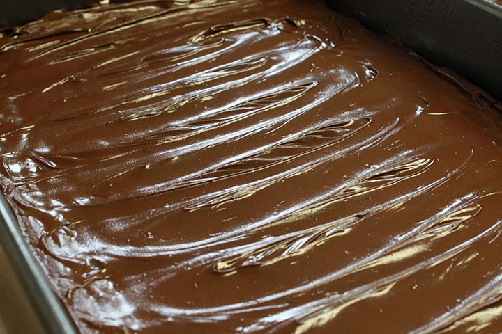 melted chocolate spread evenly over the toffee base