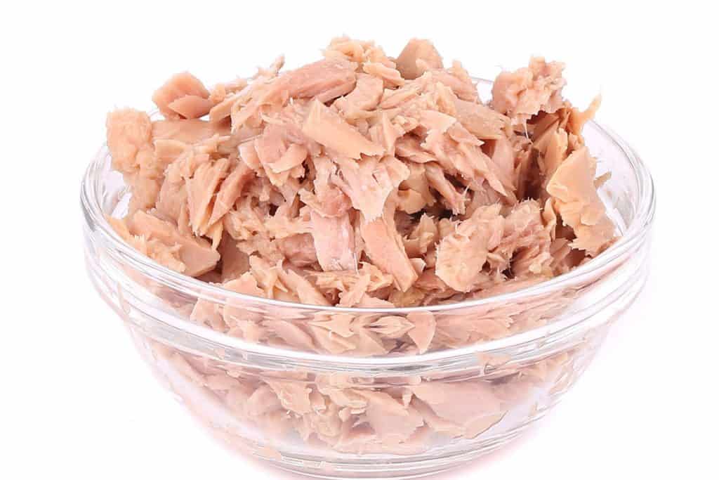 canned tuna drained andbroken up for tuna salad