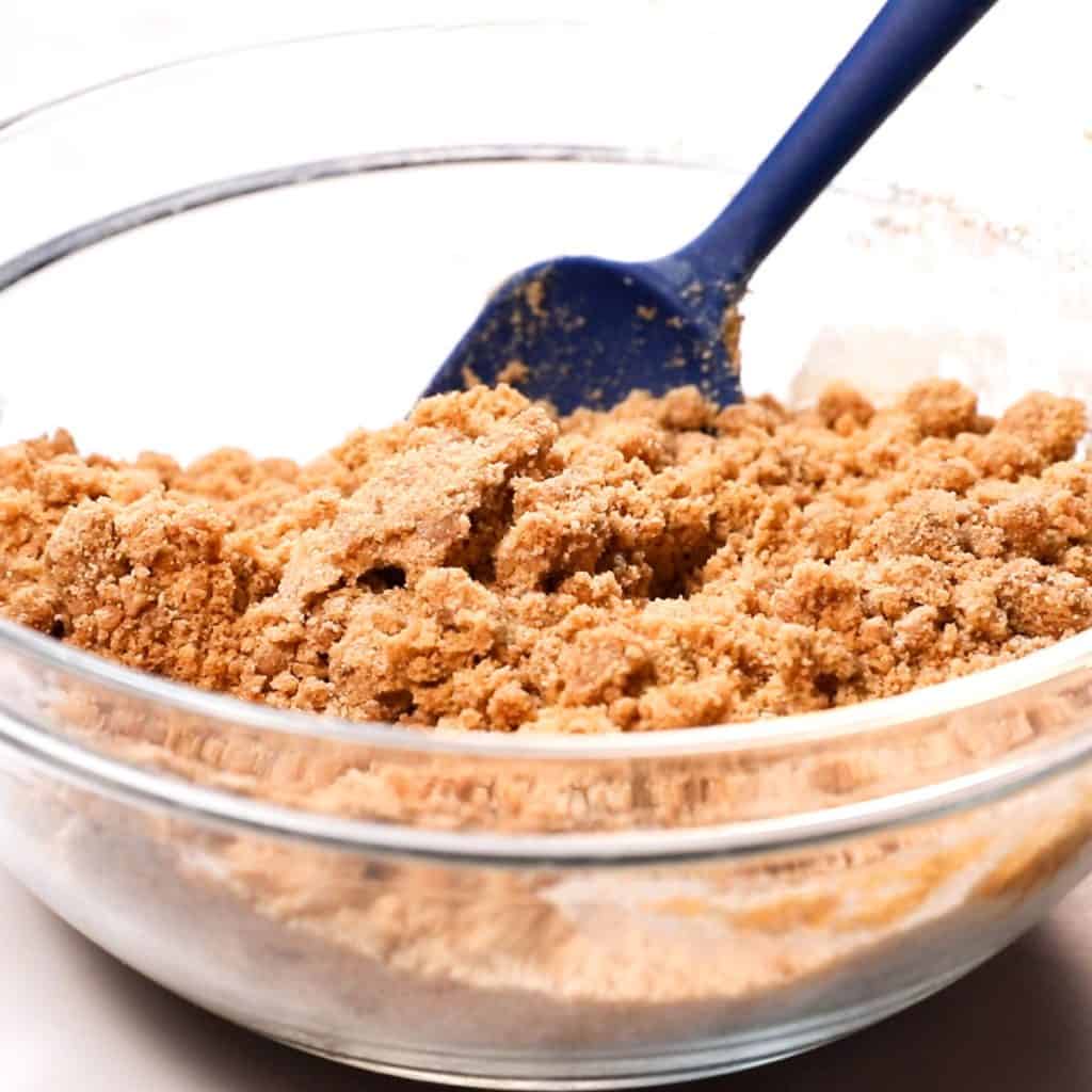 The topping mixture in a bowl