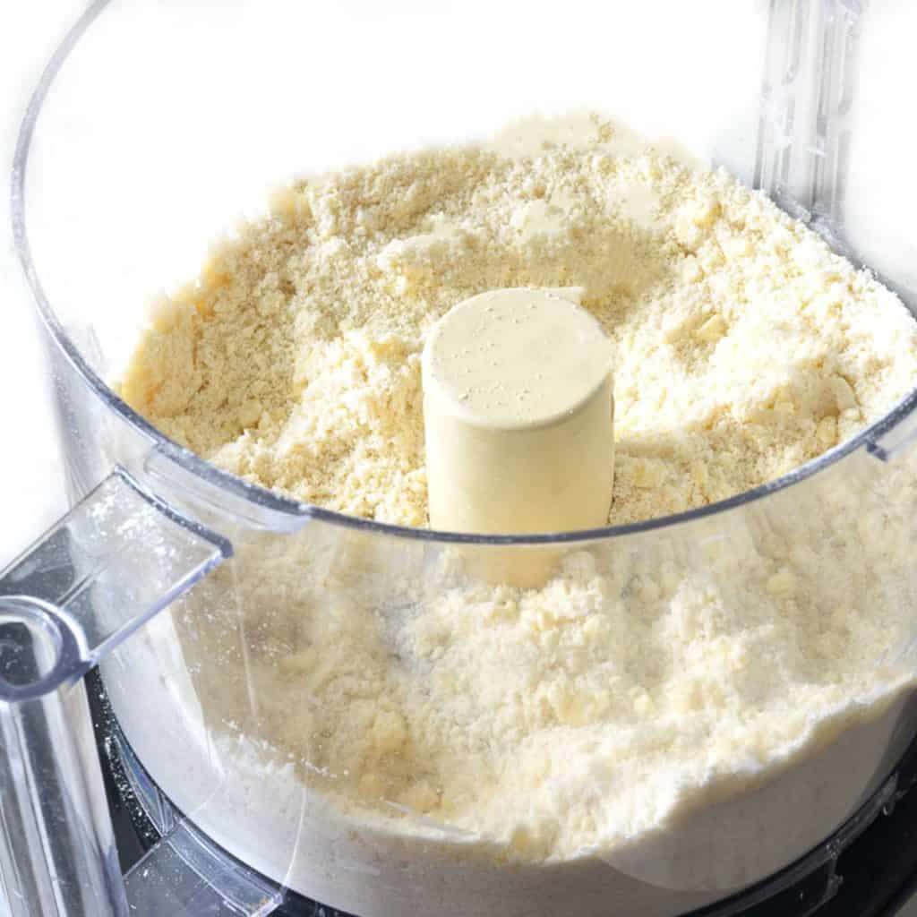 The butter and shortning mixed into the flour mixture