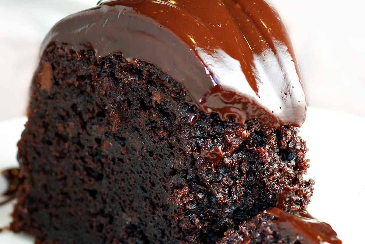 Chocolate Cake Heaven: 19 Recipes for the Fluffiest Slices