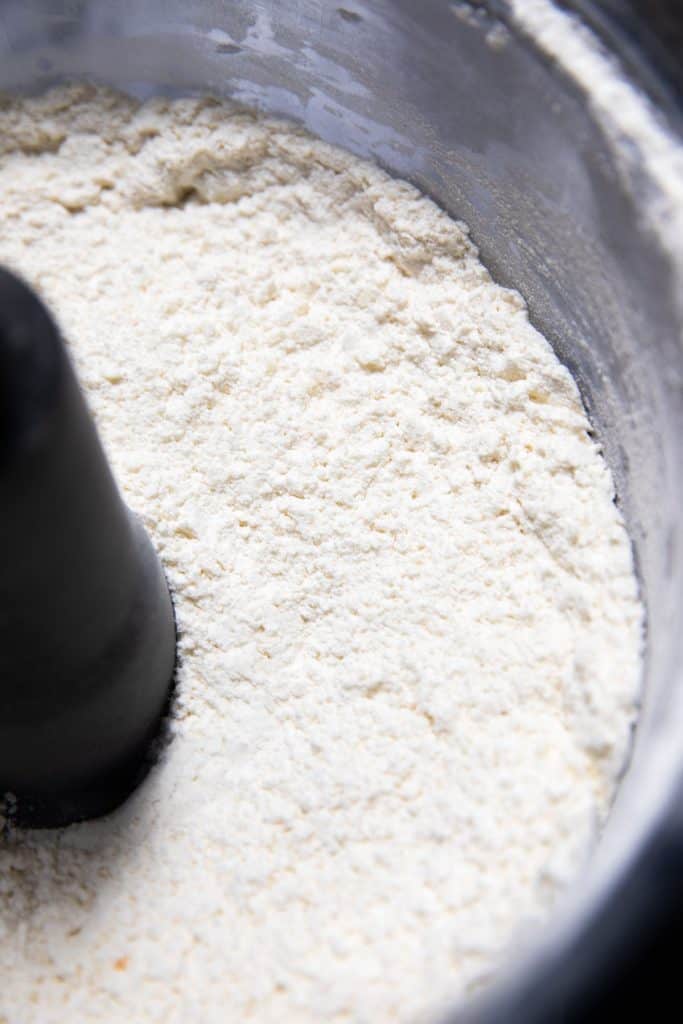 the butter and dry ingredients blended to breadcrumb consistency