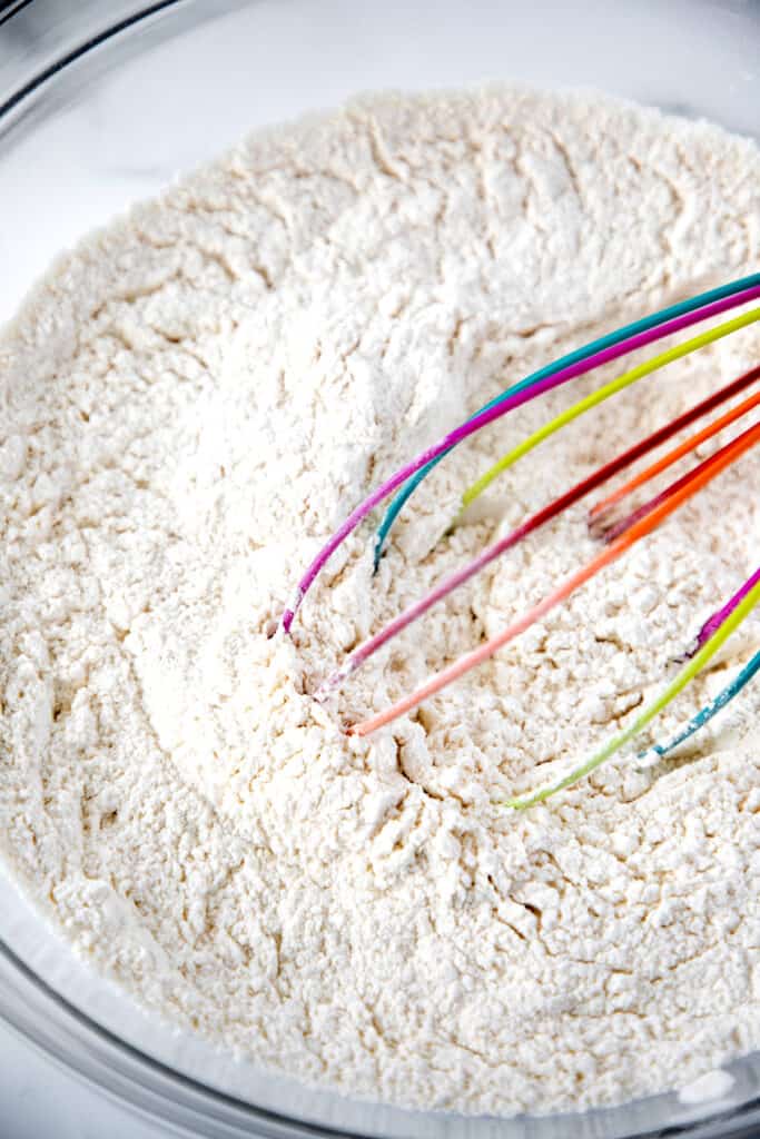 the flour mixture mixed in a bowl