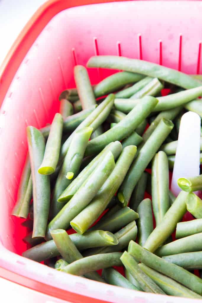 green beans in a colander