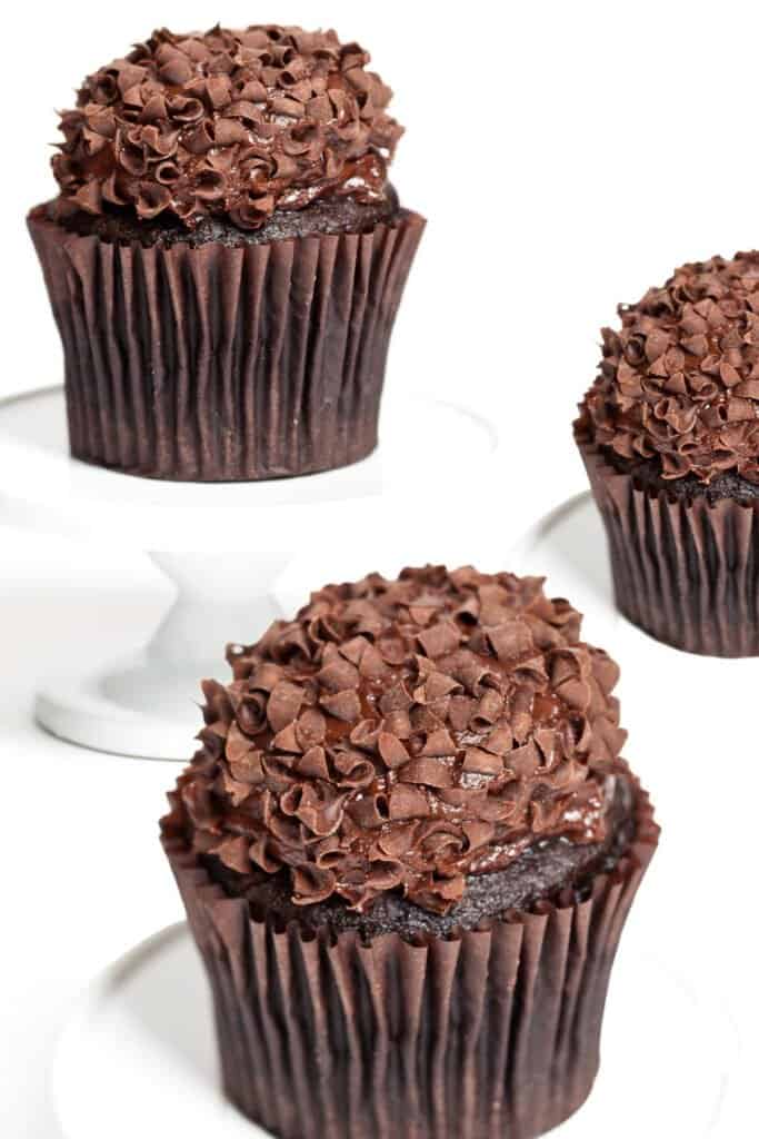 chocolate cupcakes with ganache frosting