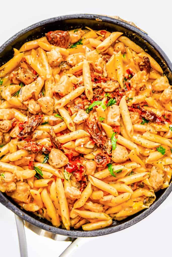 the finished Chicken Sundried Tomato Pasta in the pan.