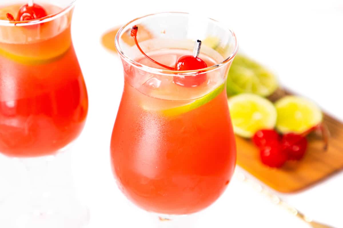 Summer Drink & Cocktail Recipes For Chilling By The Pool