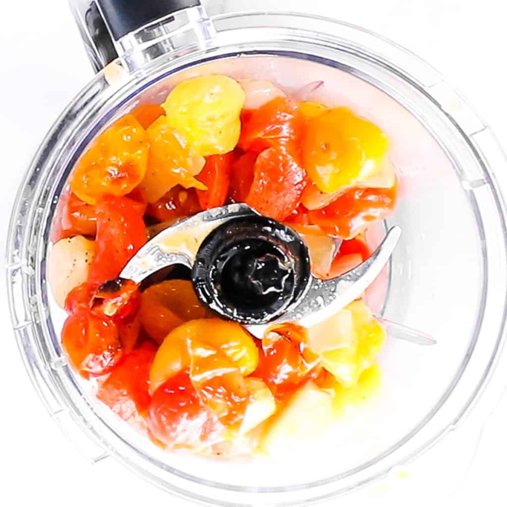 roasted tomatoes, onions and garlic in a blender