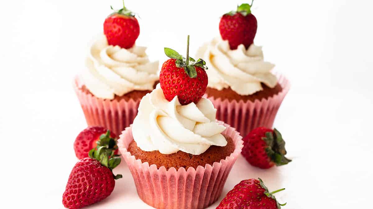 15 Easy Cupcake Recipes You’ll Want to Make Again & Again