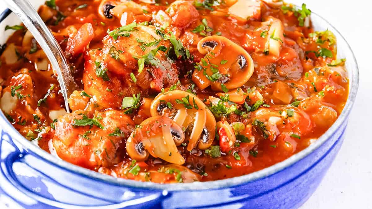 The finished pot of Chicken Cacciatore ready to serve.