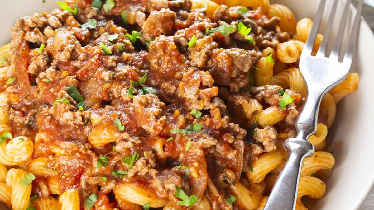 These Slow Cooker Recipes Are So Easy, They’ll Be Your Weeknight Heroes