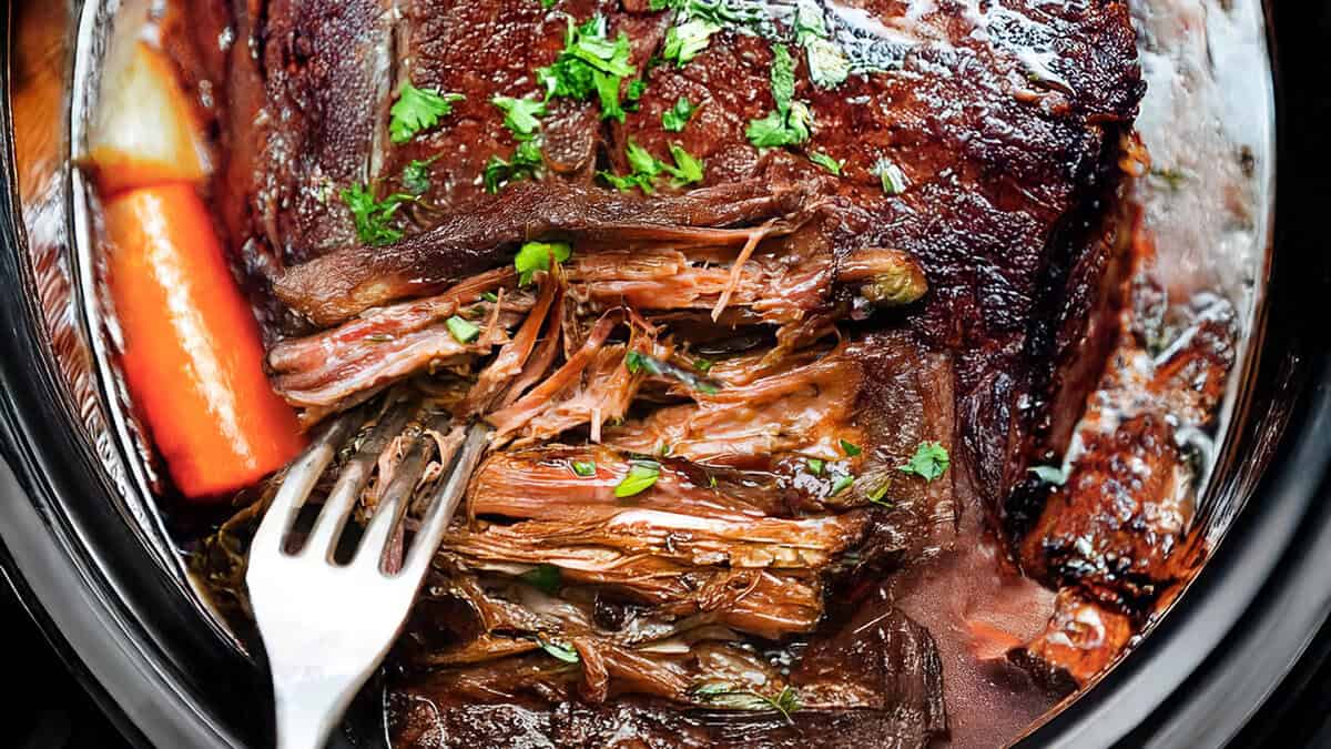16 Easy Slow Cooker Recipes for Weeknight Dinners You’ll Love!