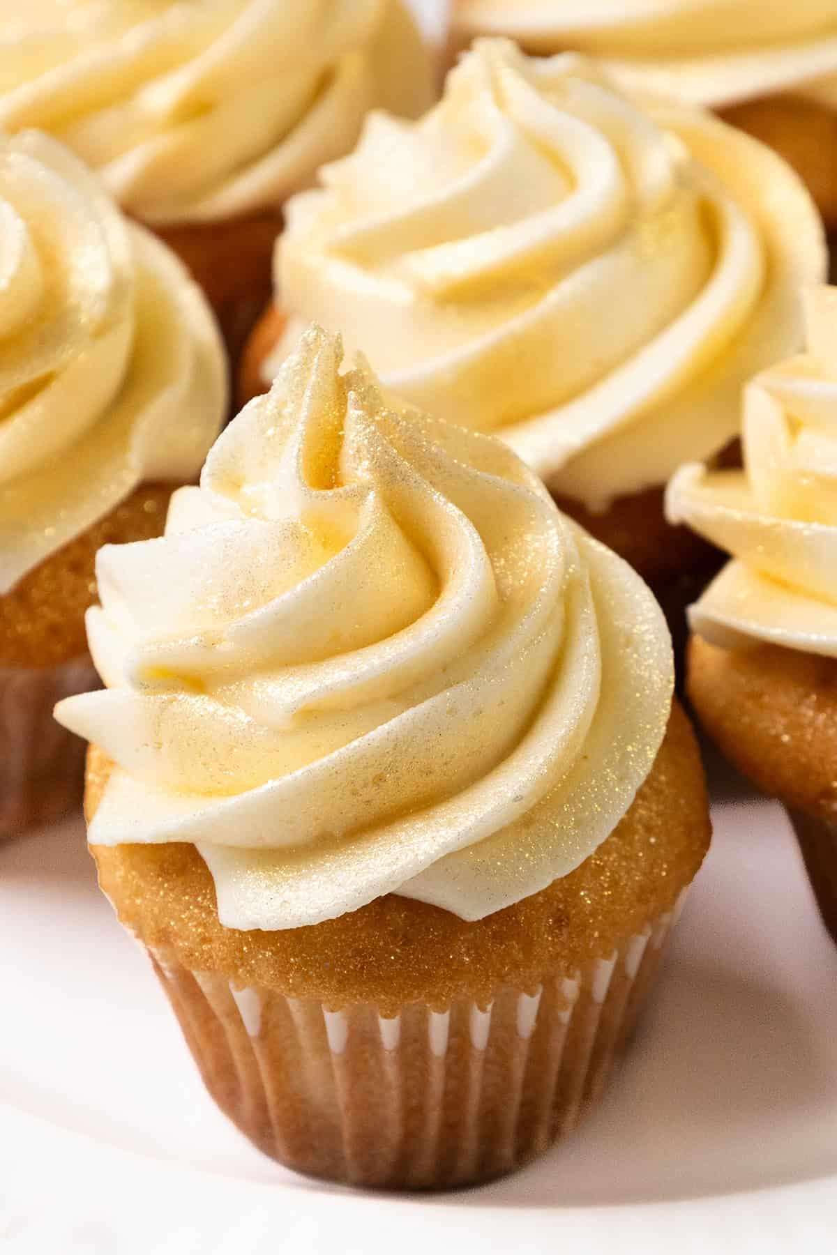 Champagne Mini Cupcakes with Champagne Buttercream