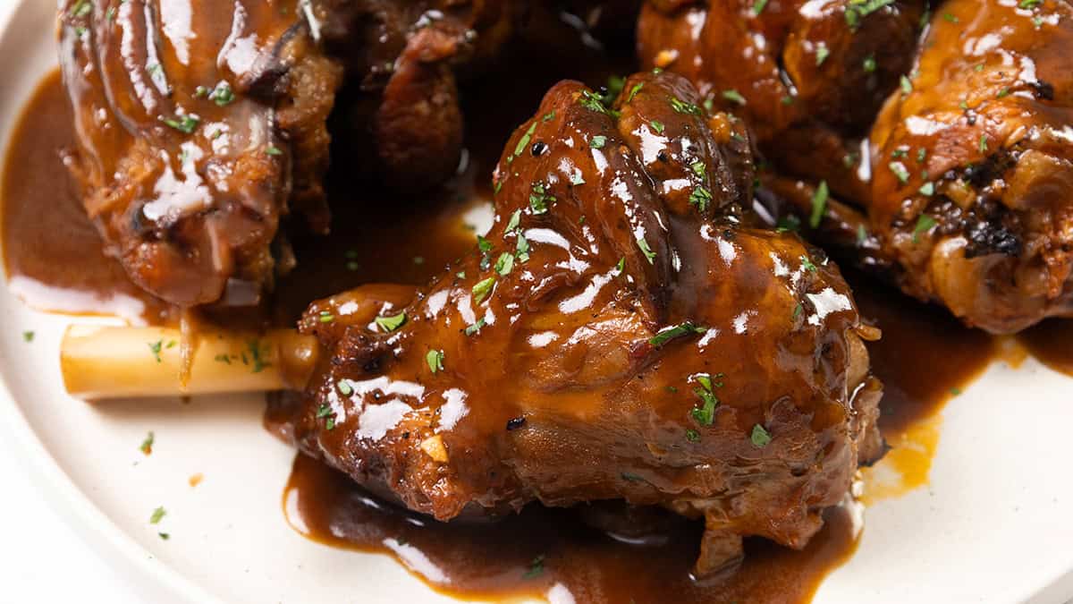 Slow Cooked Braised Lamb Shanks